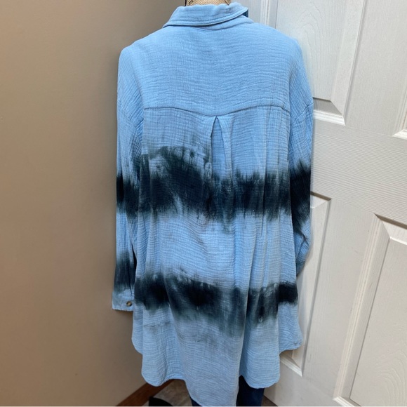 Davi & Dani blue/ gray tie dye button down oversized Long sleeve shacket - Picture 4 of 7